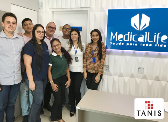 grupo reunido para implantação do sistema ERP Mercantis