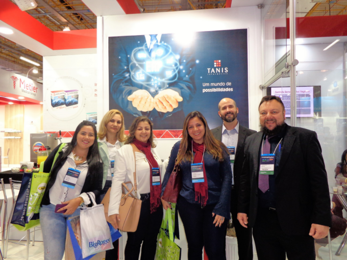 feira-hospitalar-2017-stand-da-tanis Clientes visitam o stand da Tanis na Hospitalar 2017