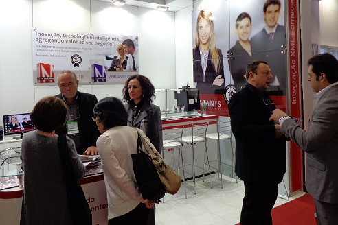 imagem do stand da Tanis na Hospitalar no ano de 2013.